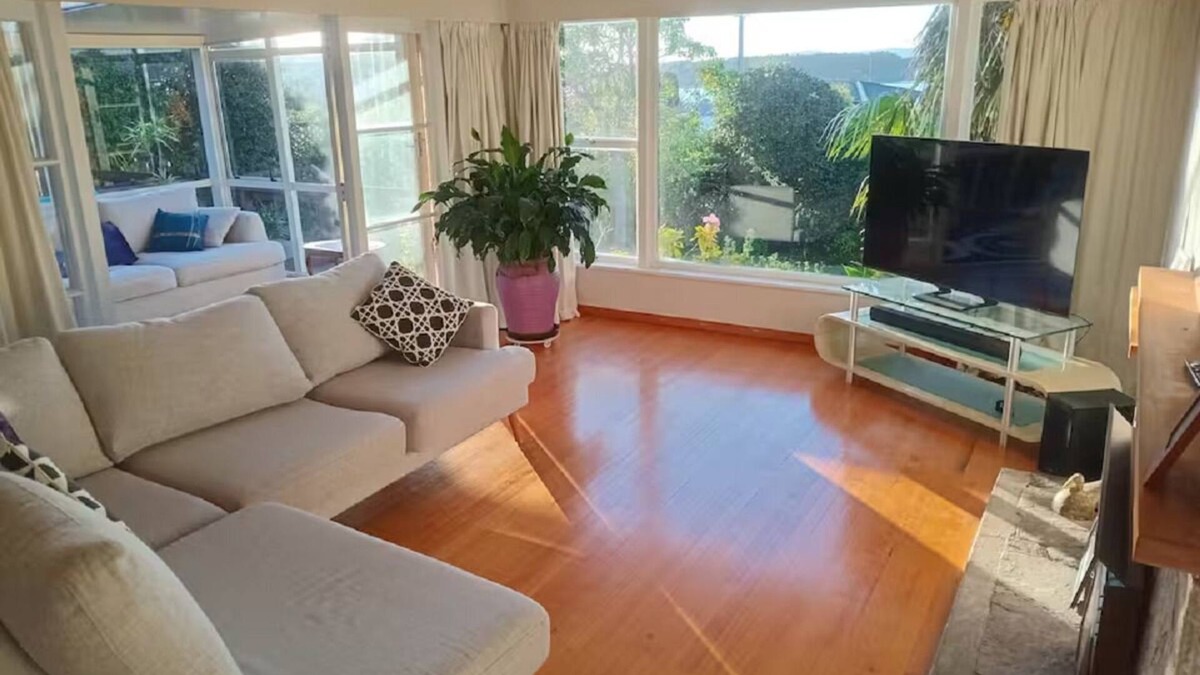Omokoroa House | Cozy Home in Omokoroa.