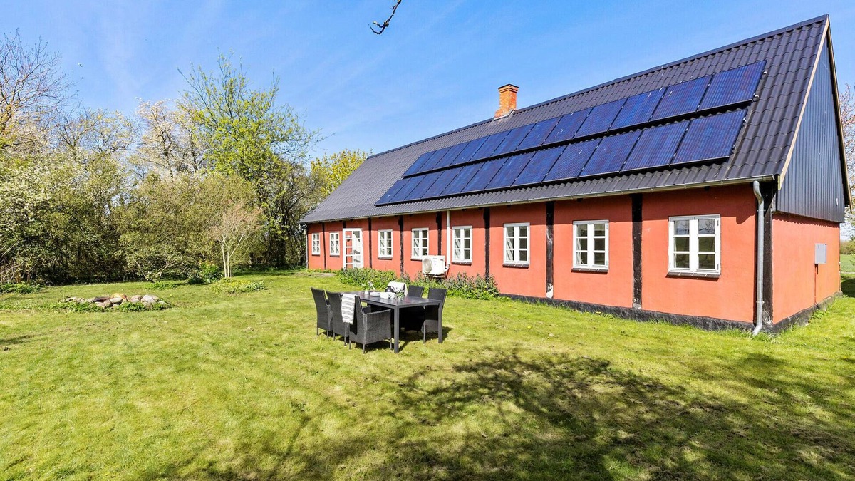 Østermarie House | Cozy home in østermarie with kitchen