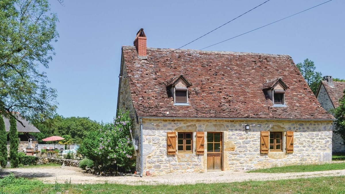 Padirac House | Cozy home in Padirac/Bascoul with WiFi