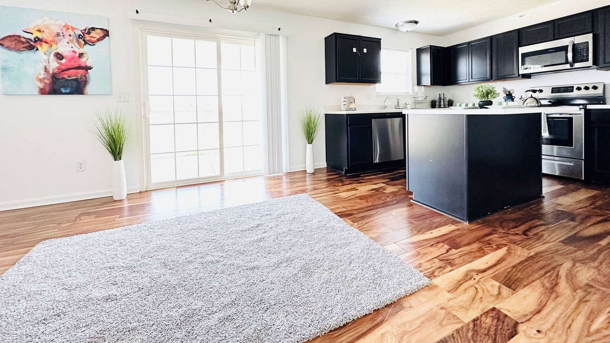 Plainfield House | Cozy home in Plainfield Indiana