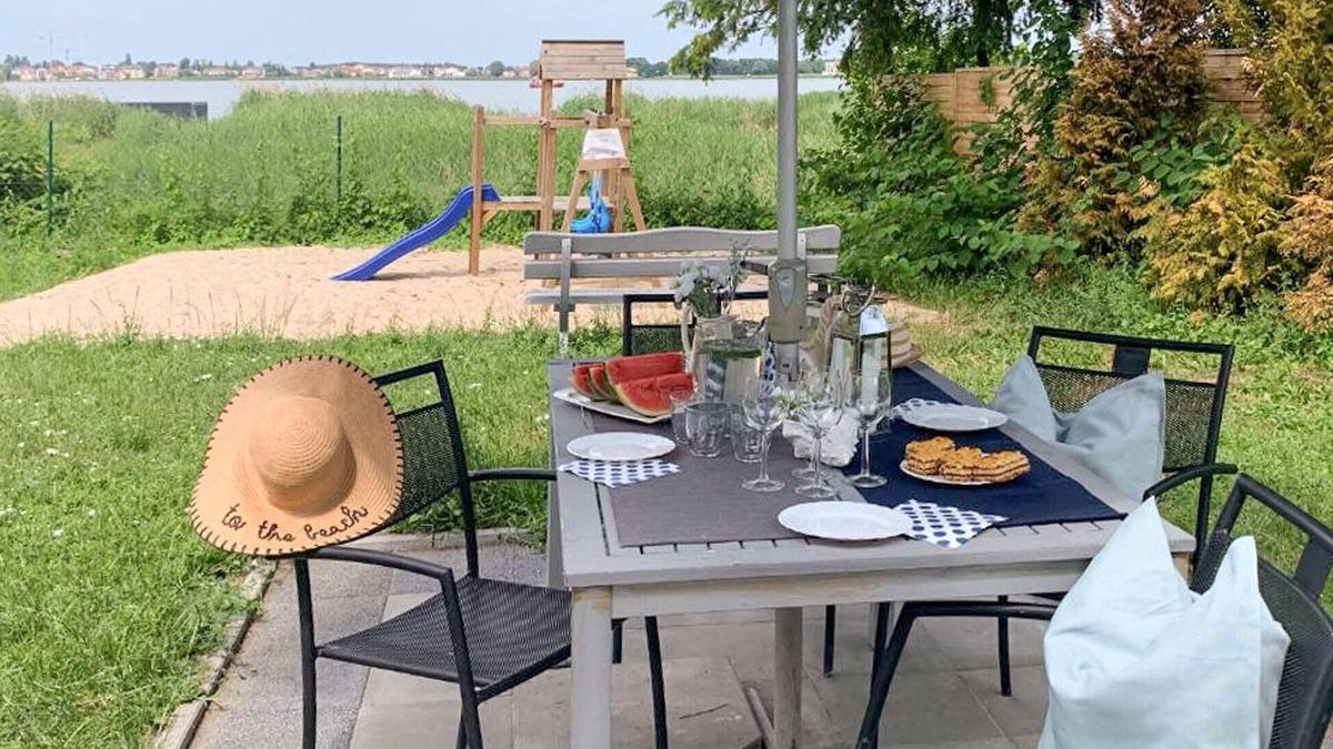 gmina Bedzino House | Cozy home in Podamirowo with lake view