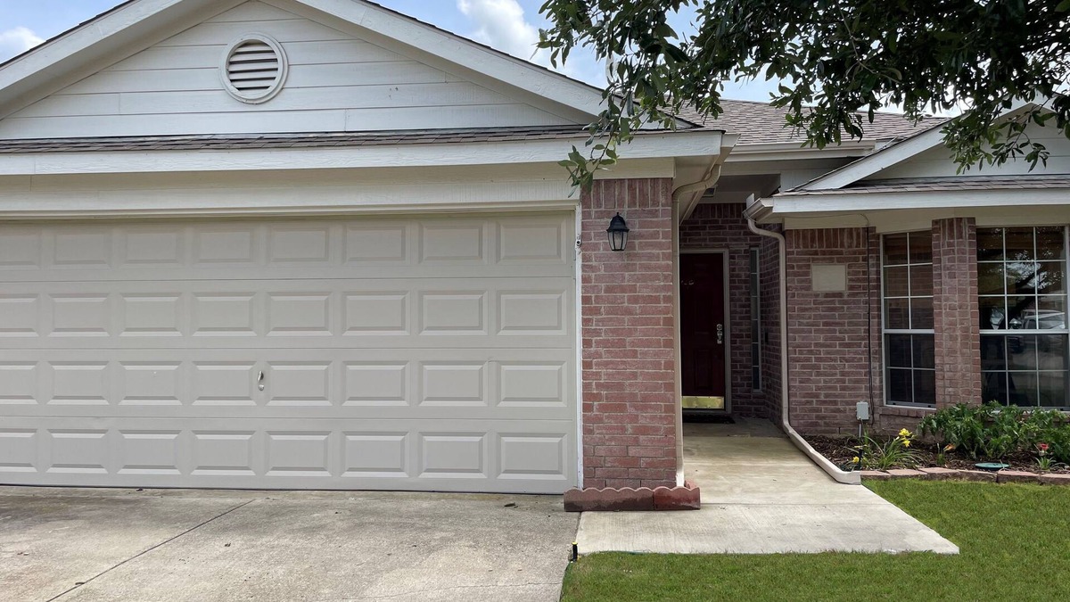 Ponder House | Cozy home in Ponder. Great for families or couples