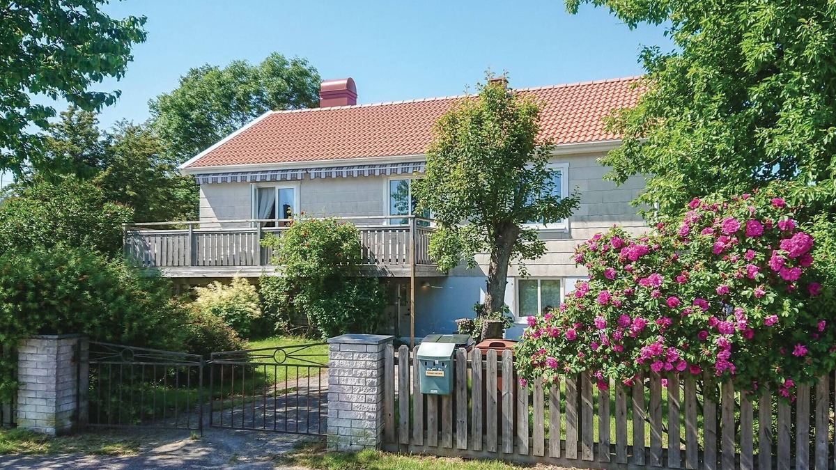 Roennaeng House | Cozy home in Rönnäng with WiFi