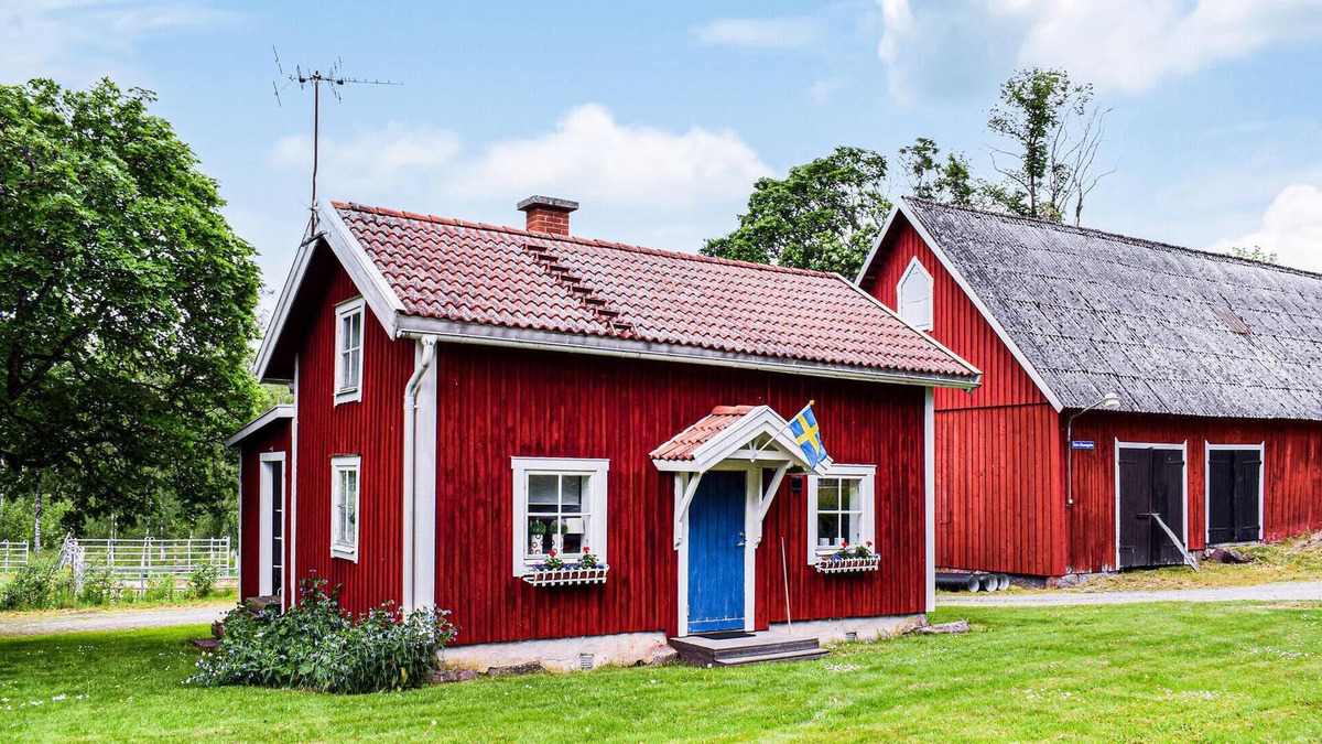 Rorvik House | Cozy home in Rörvik with lake view