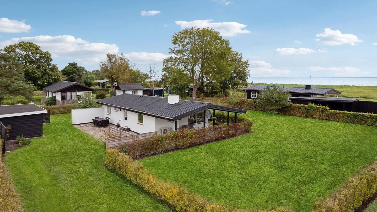 Spodsbjerg House | Cozy home in Rudkøbing with WiFi