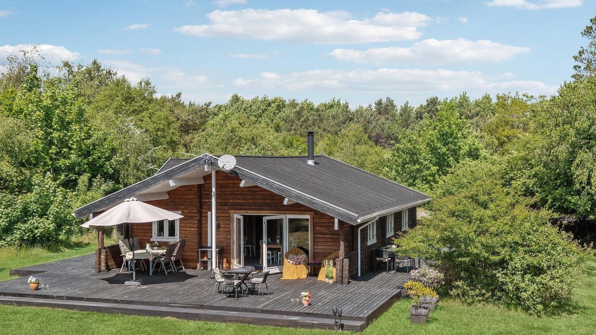 Nordost House | Cozy home in Sæby with kitchen