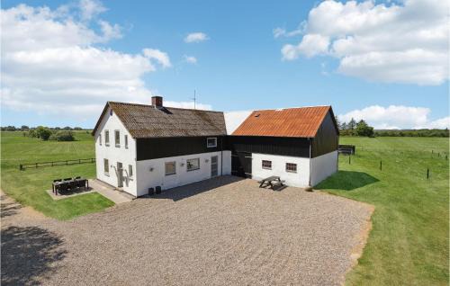 Tønder Municipality House | Cozy Home In Skærbæk With Kitchen
