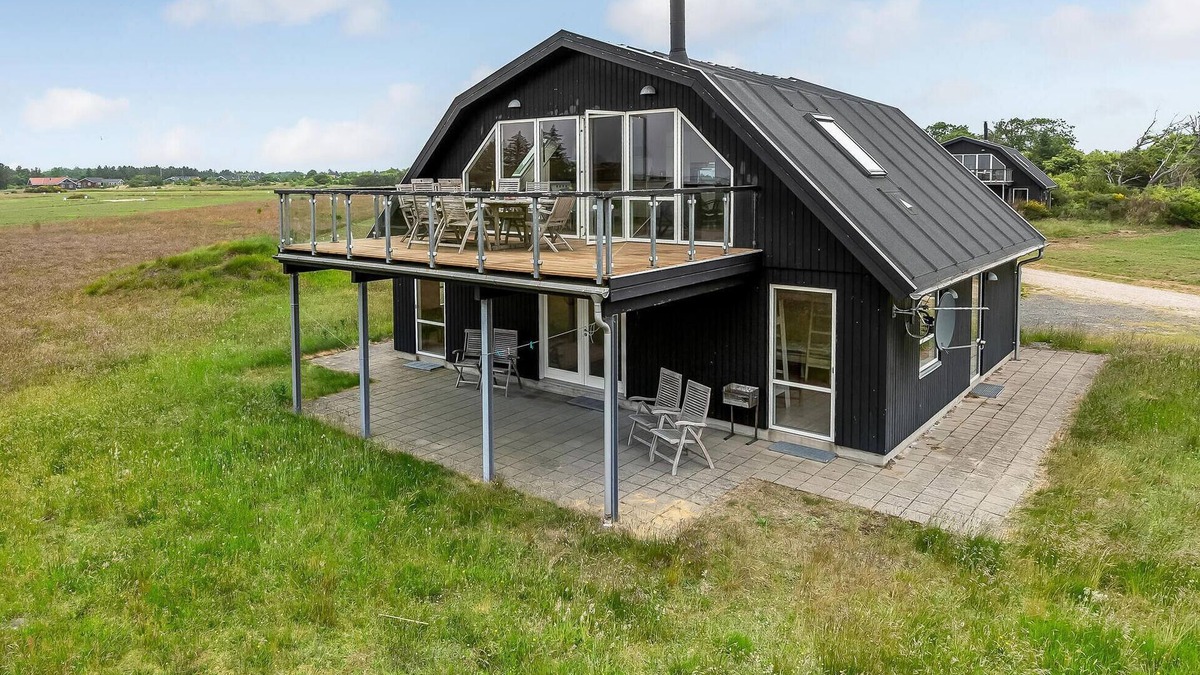Ringkøbing-Skjern Municipality House | Cozy home in Skjern with kitchen