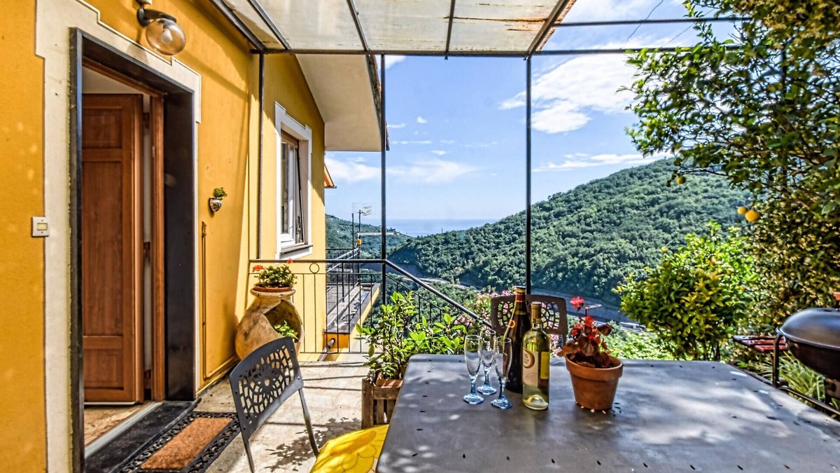 Teriasca House | Cozy home in Sori with house sea view