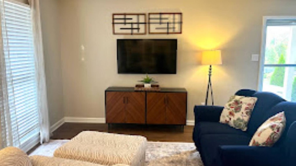 Lexington House | Cozy Home in the Hartland Area!