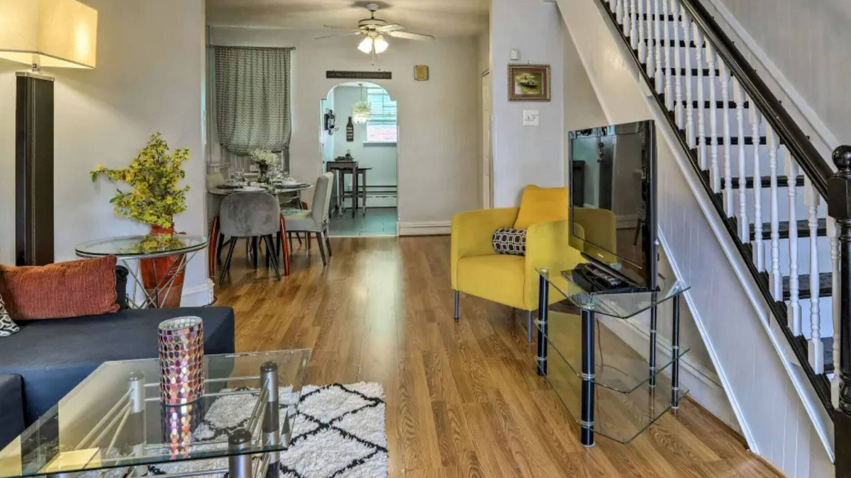 Whitman House | Cozy home in the vibrant Sport & Entertainment district of South Philadelphia