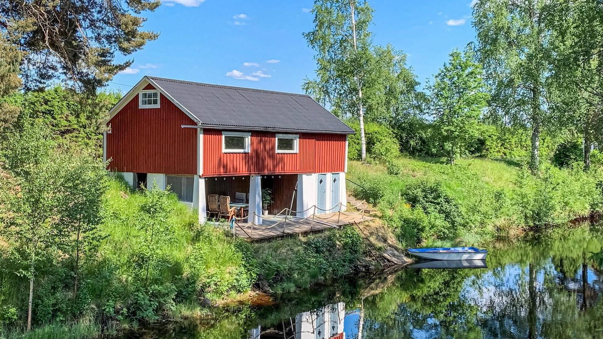 Overbyn House | Cozy home in Torsby with house sea view