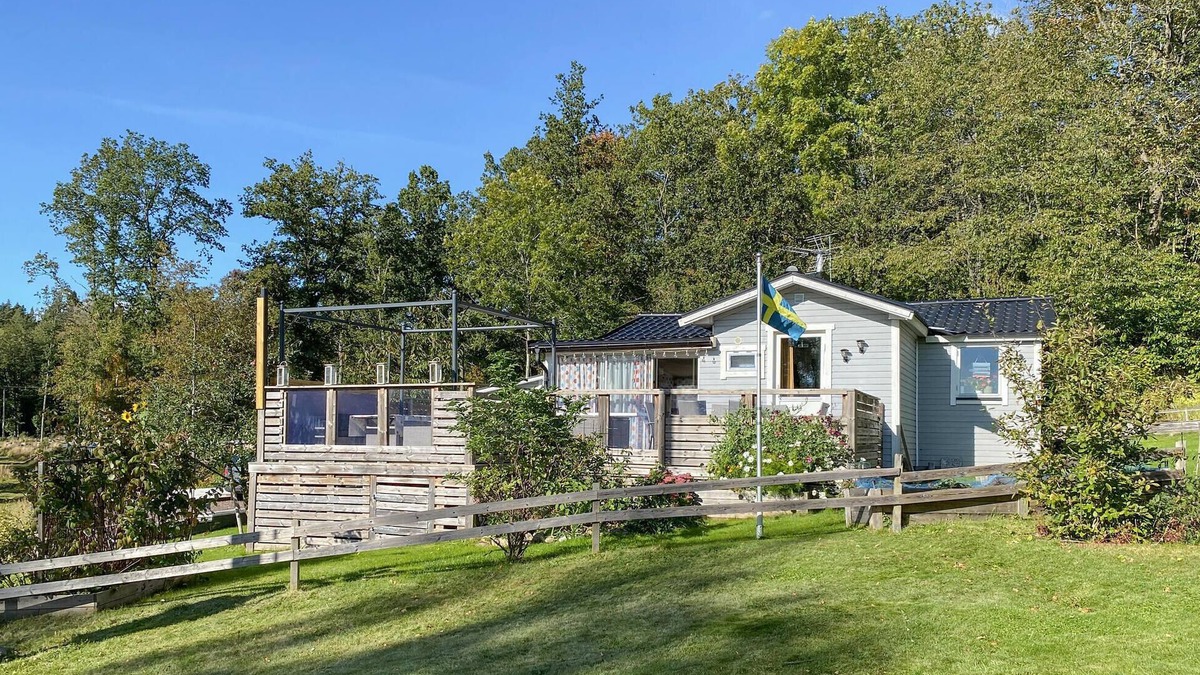 Tranas Municipality House | Cozy home in Tranås with lake view