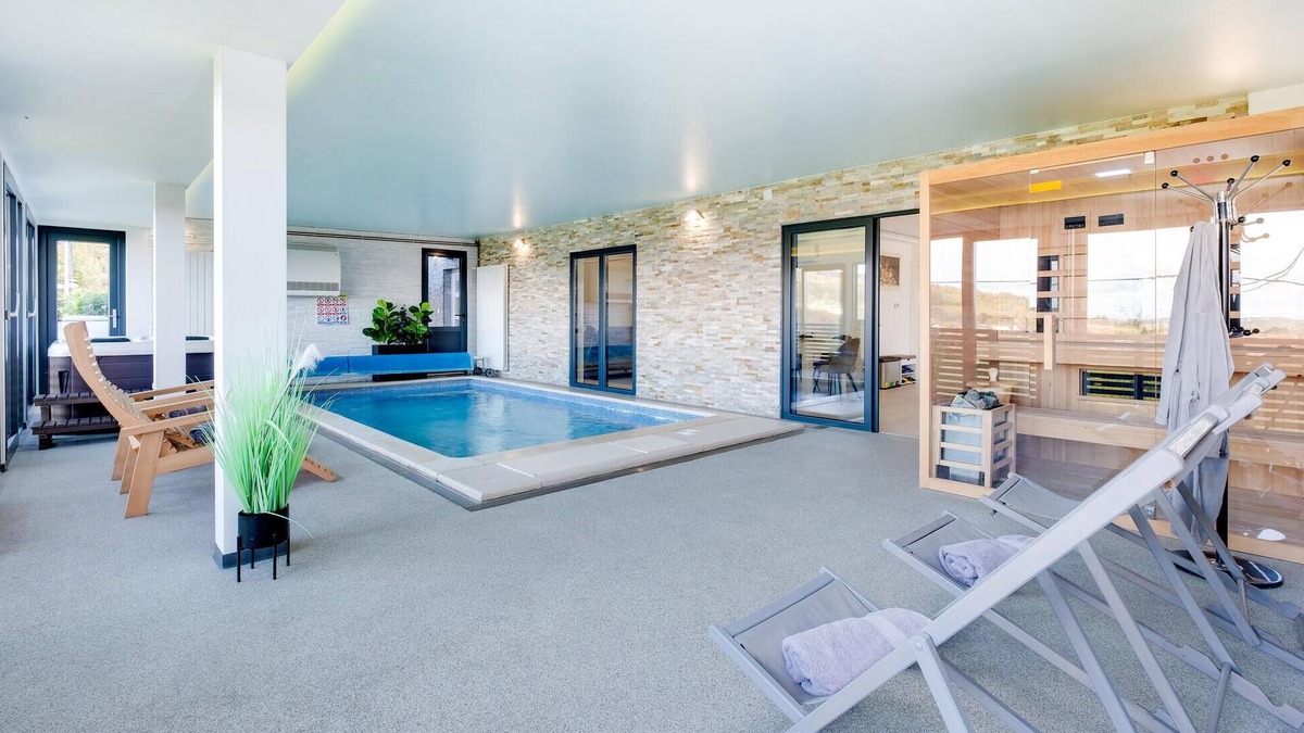 Tusilovic House | Cozy home in Tusilovic with sauna