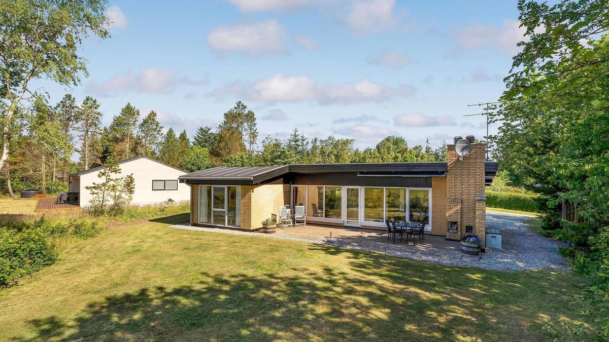 Amtoft House | Cozy home in Vesløs with house sea view
