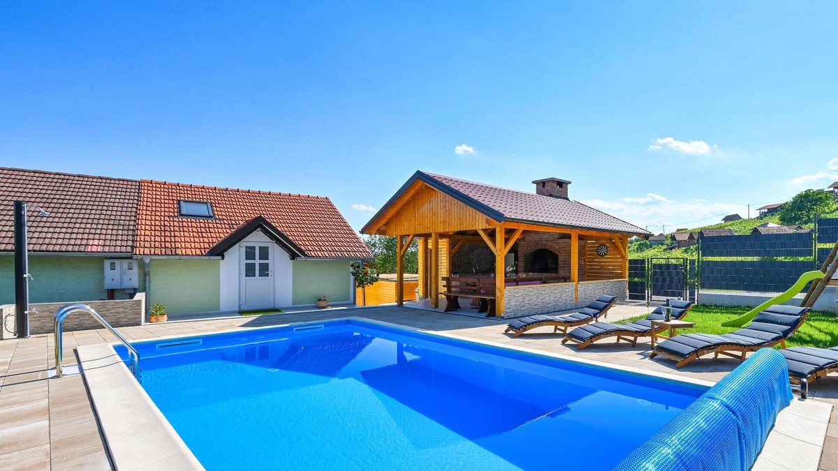 Pregrada House | Cozy home in Vrhi Pregradski with sauna