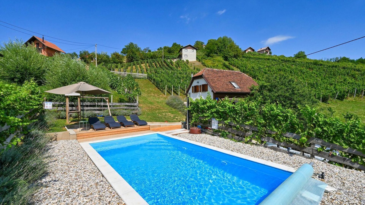 Pregrada House | Cozy home in Vrhi Vinagorski