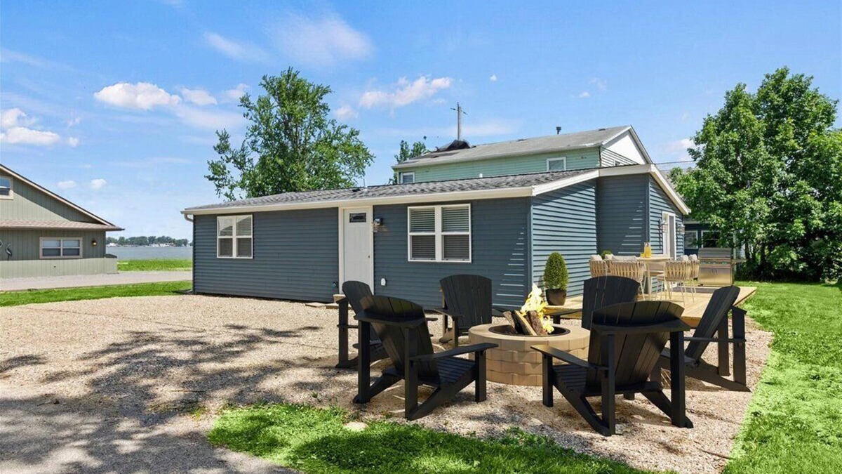 Russells Point House | Cozy home in Waterbury with a water view!
