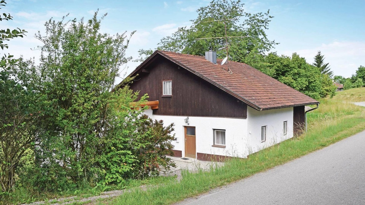 Wiesenfelden House | Cozy home in Wiesenfelden with kitchen