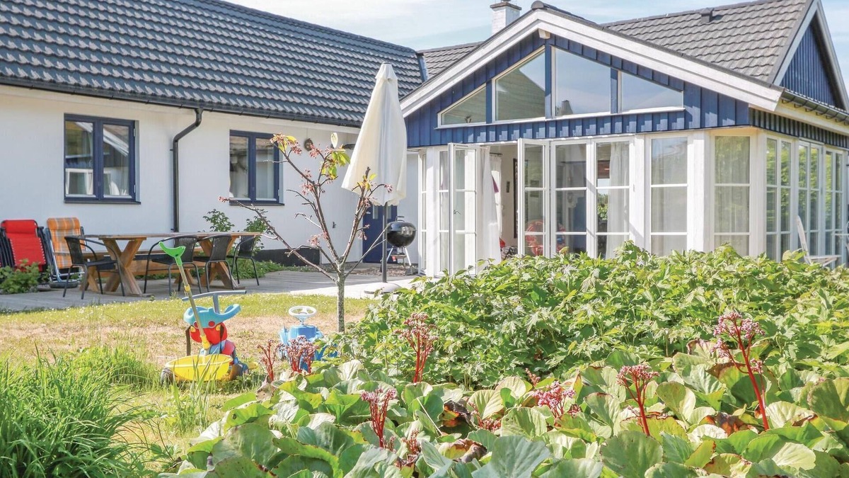 Svarte House | Cozy home in Ystad with kitchen
