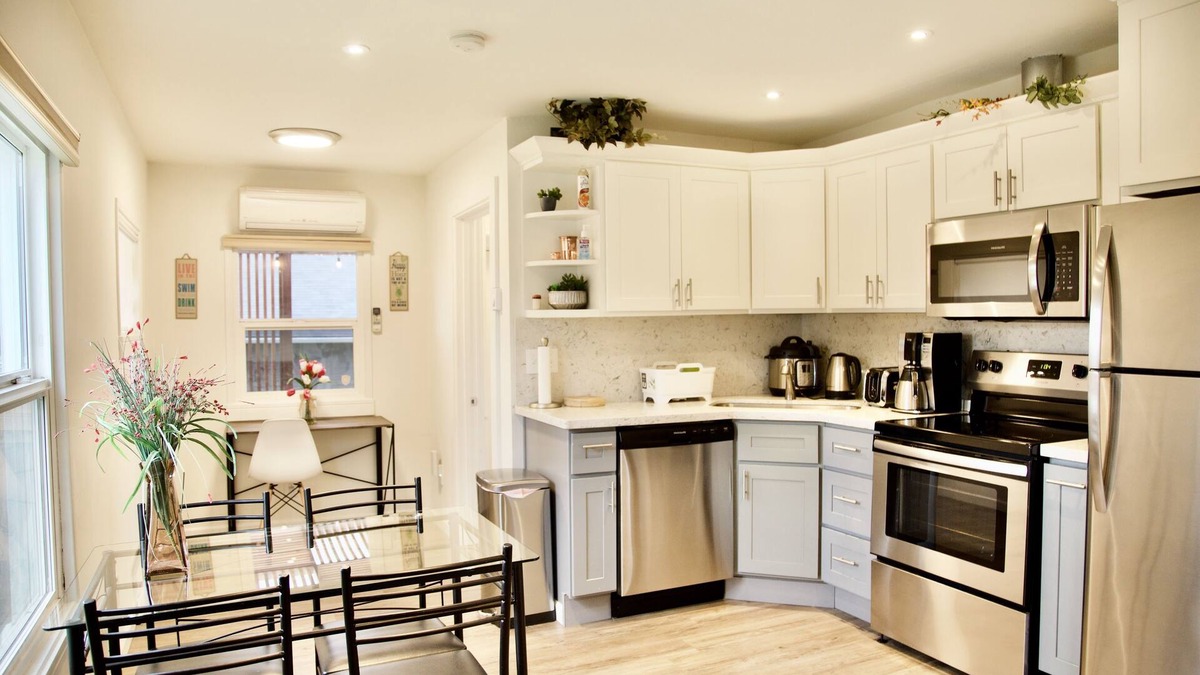 South Tacoma House | Cozy home located conveniently located in Tacoma