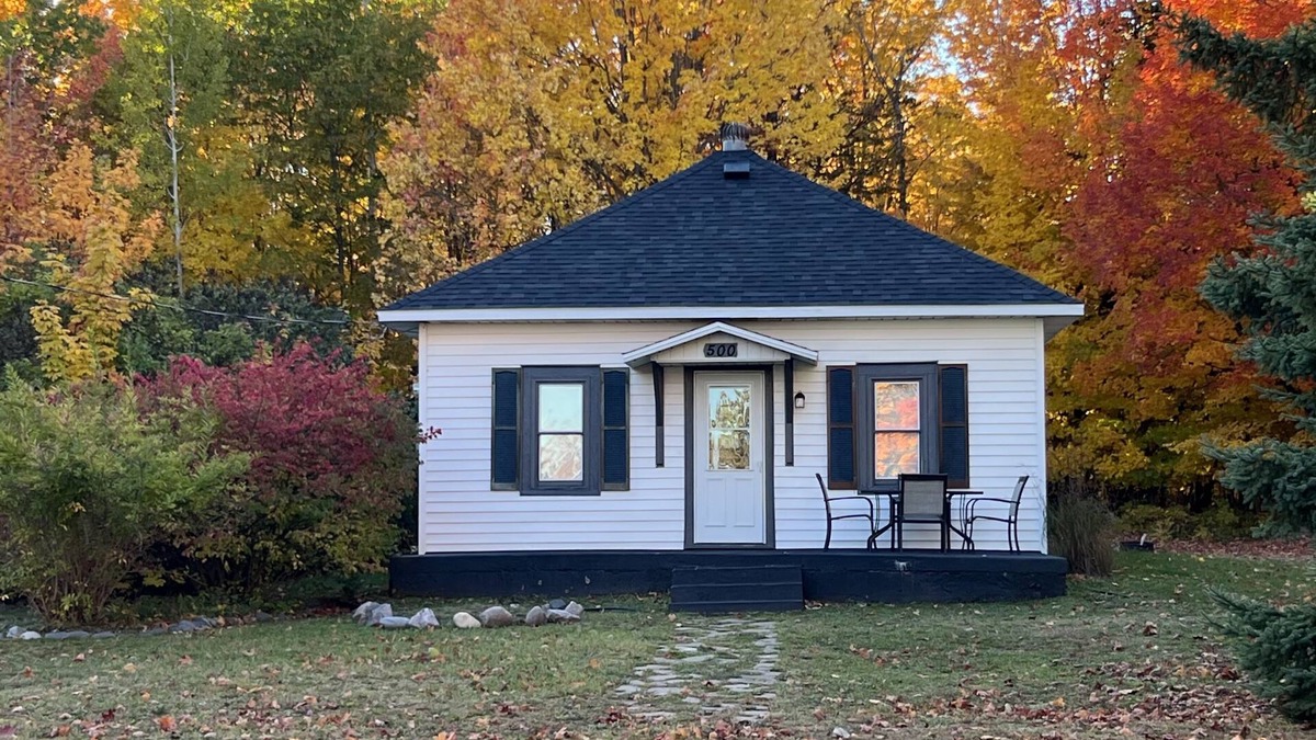 Big Bay House | Cozy Home located in downtown Big Bay