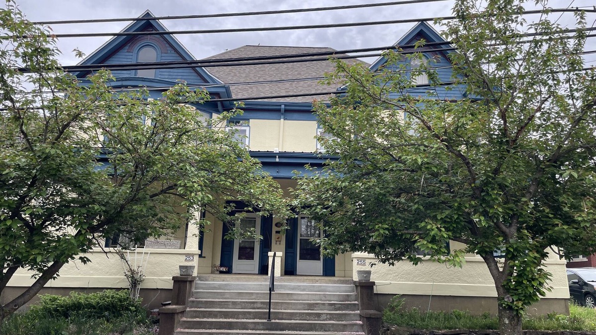 Morgantown House | Cozy home located in the historic section of Morgantown, West Virginia