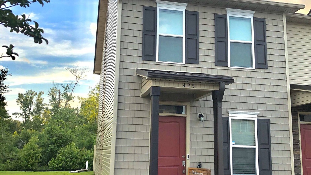 Hubert House | Cozy home mins. to Piney green gate, Hubert & 25 to Emerald Isle