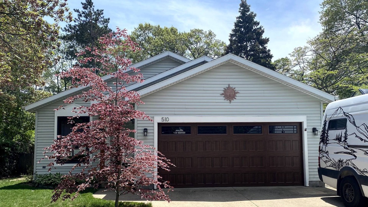 Spring Lake House | Cozy home, minutes from lakeshore!