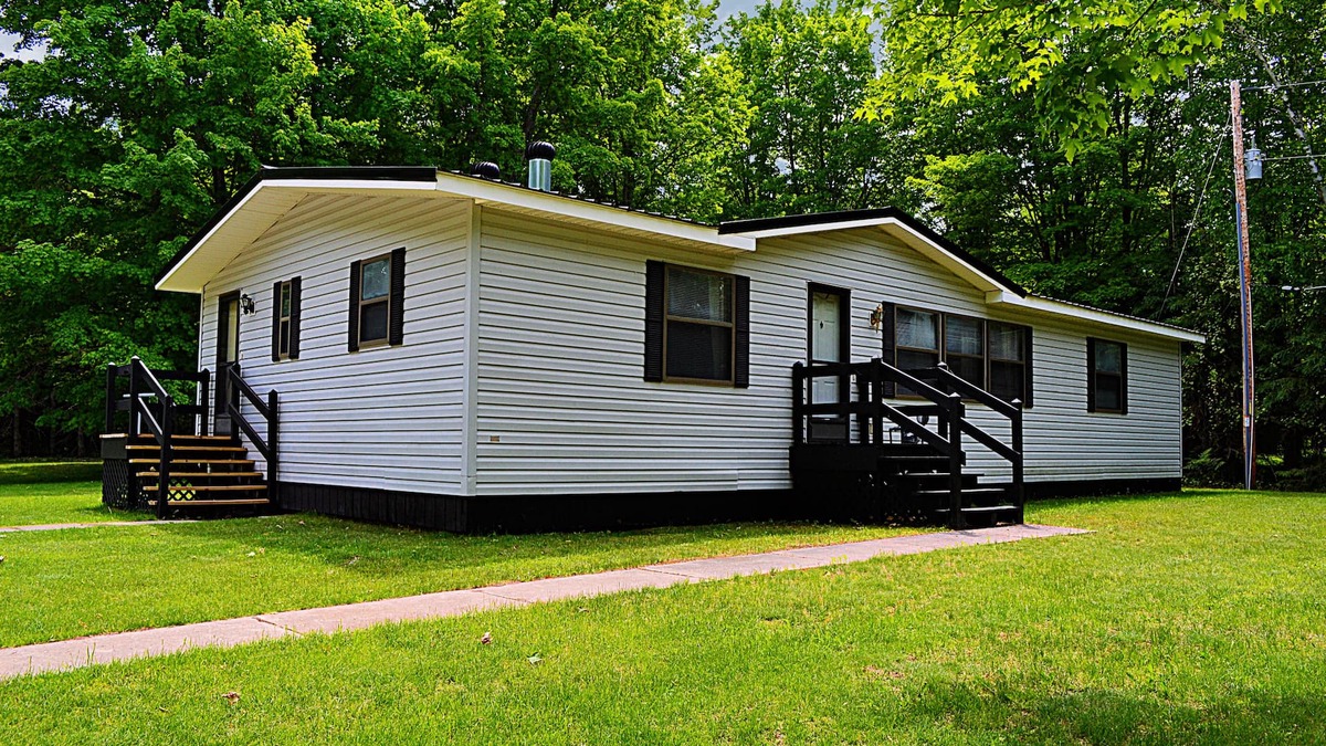 Silver City House | Cozy home minutes from Porcupine Mountains and LakenSuperiorn