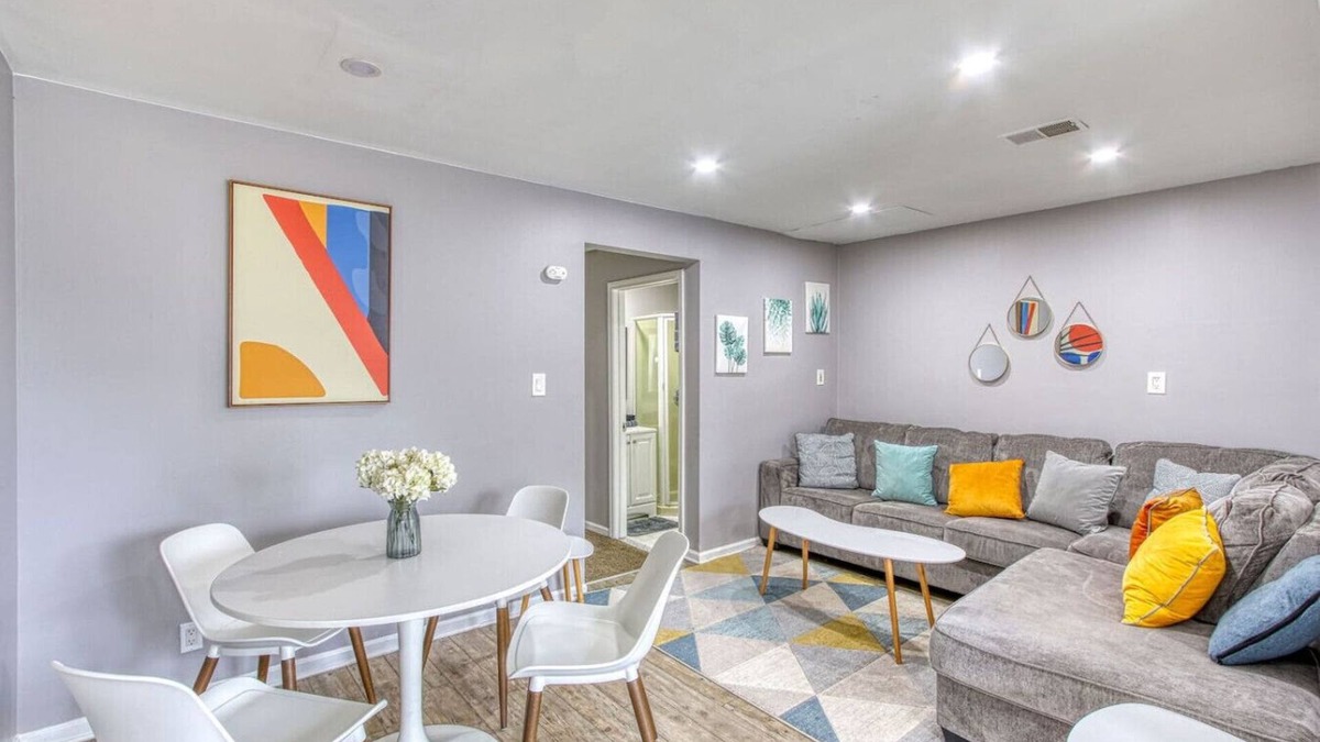 Taylor House | Cozy home minutes from DTW Airport