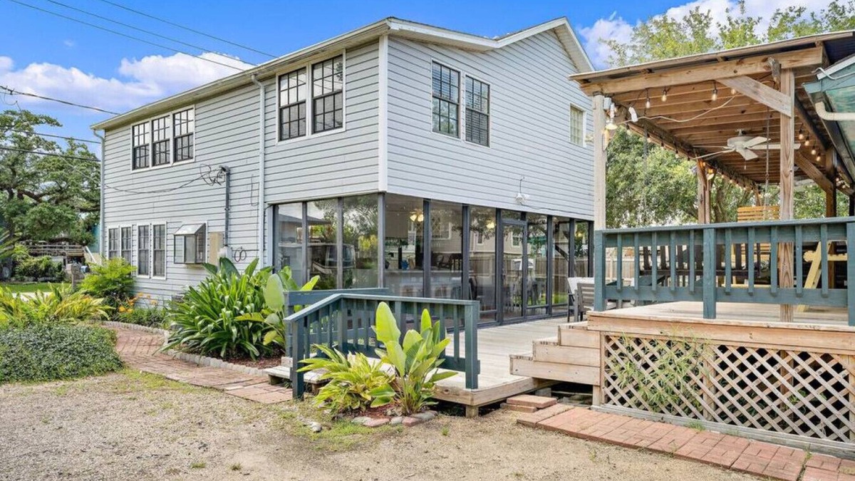 Clear Lake Shores House | Cozy Home Near Kemah Boardwalk with Game Room
