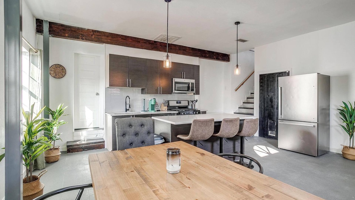 Oak Cliff House | Cozy Home, Near Downtown & Steps Away Bishop Arts