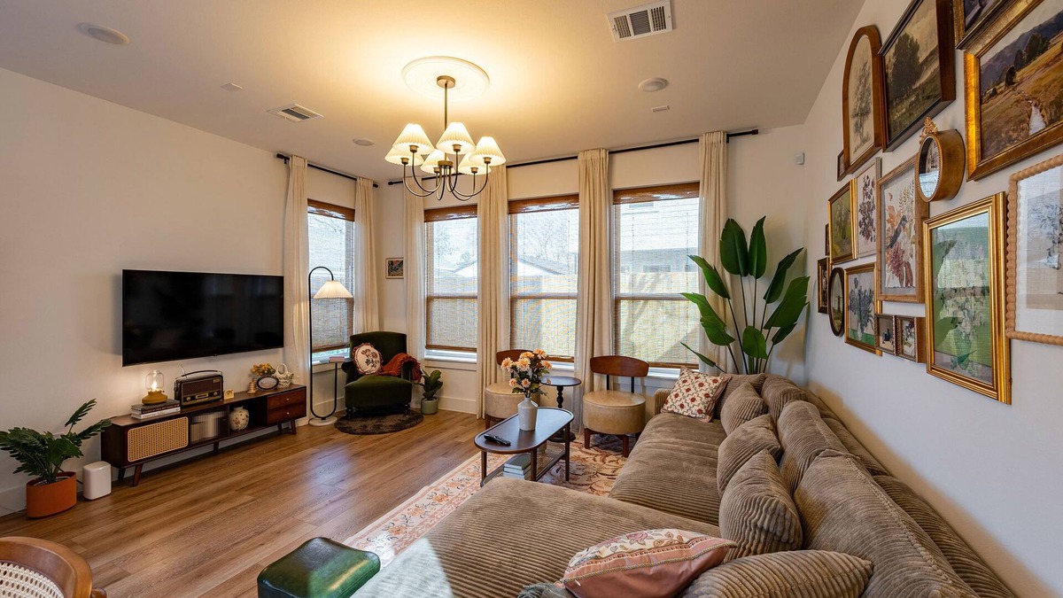 Foster Place House | Cozy home near Med Center, NRG, UH, Downtown, Museum
