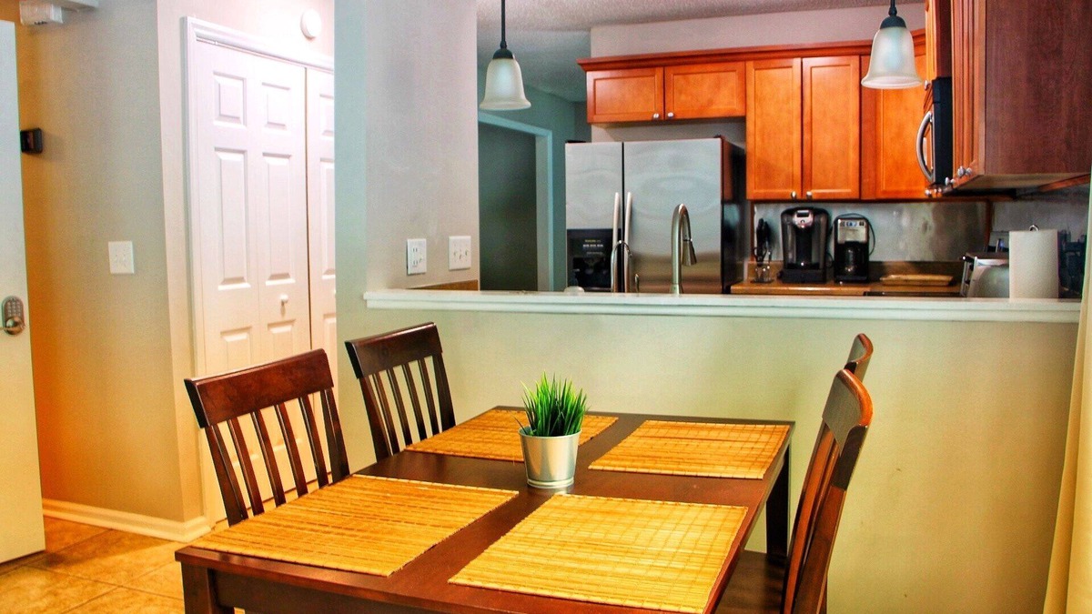 Newell House | Cozy home near UNCC, Carolina Pavilion and Uptown Charlotte