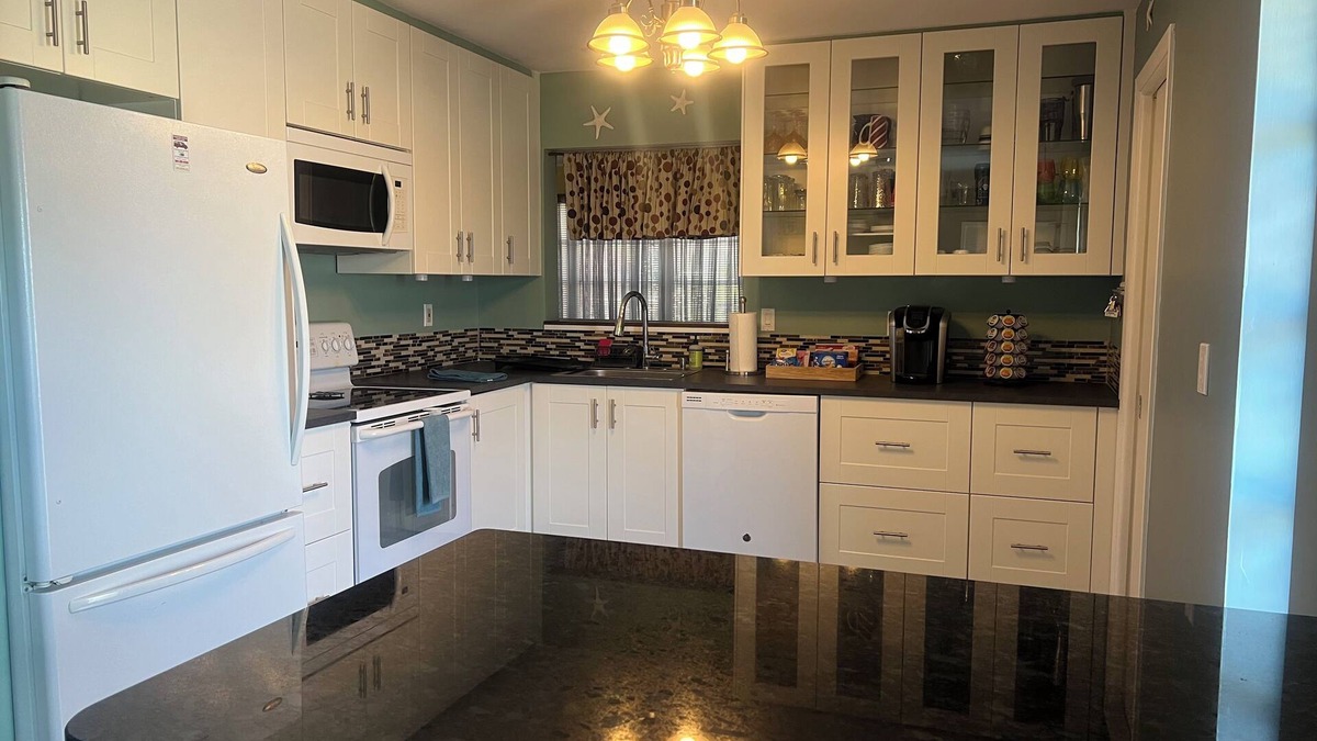 Port Charlotte - Charlotte Harbor House | Cozy home on a fresh water canal 2-bedroom house in with high-speed WiFi