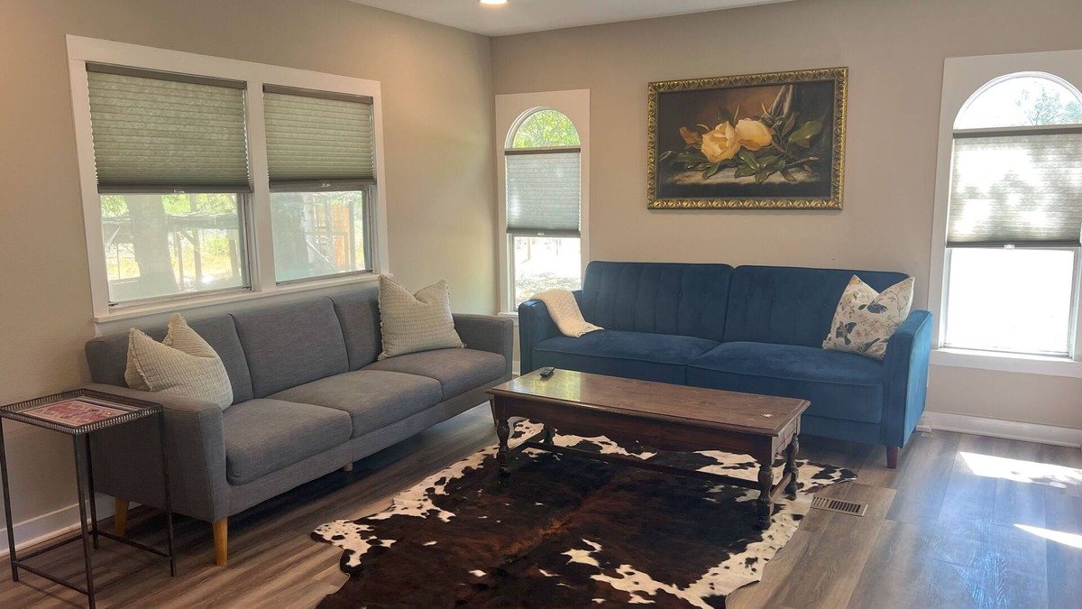 Seguin House | Cozy home on an animal filled wonderland in delightful Seguin with AC, WiFi