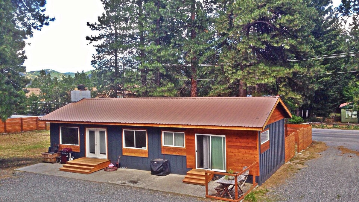 Leavenworth House | Cozy home on private acreage,n with a short walk to downtown Leavenworth.