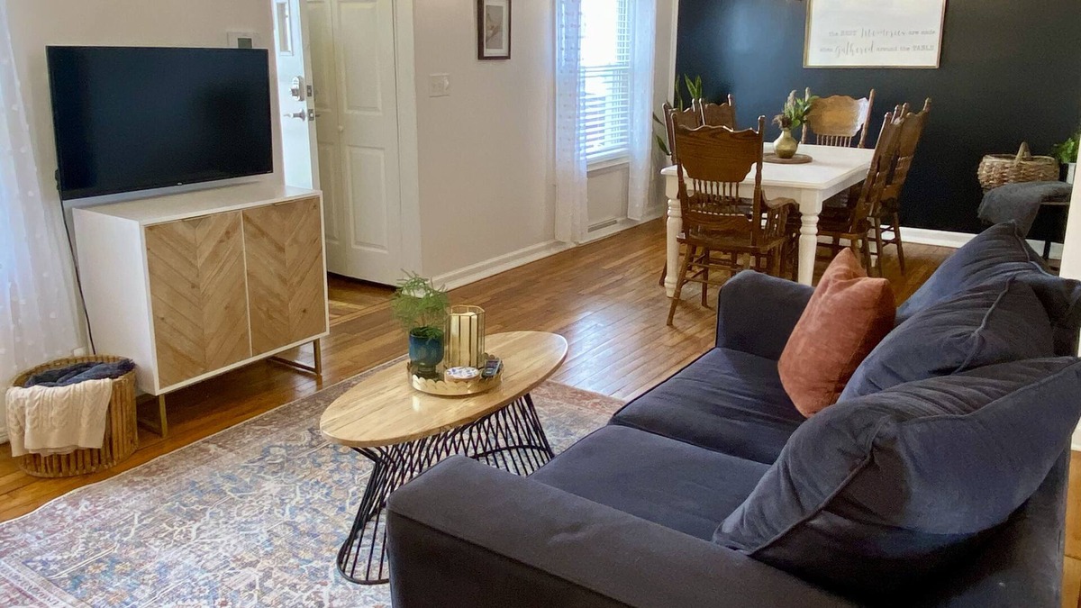 Mount Vernon House | Cozy home on quiet street, close to universities and bike path!