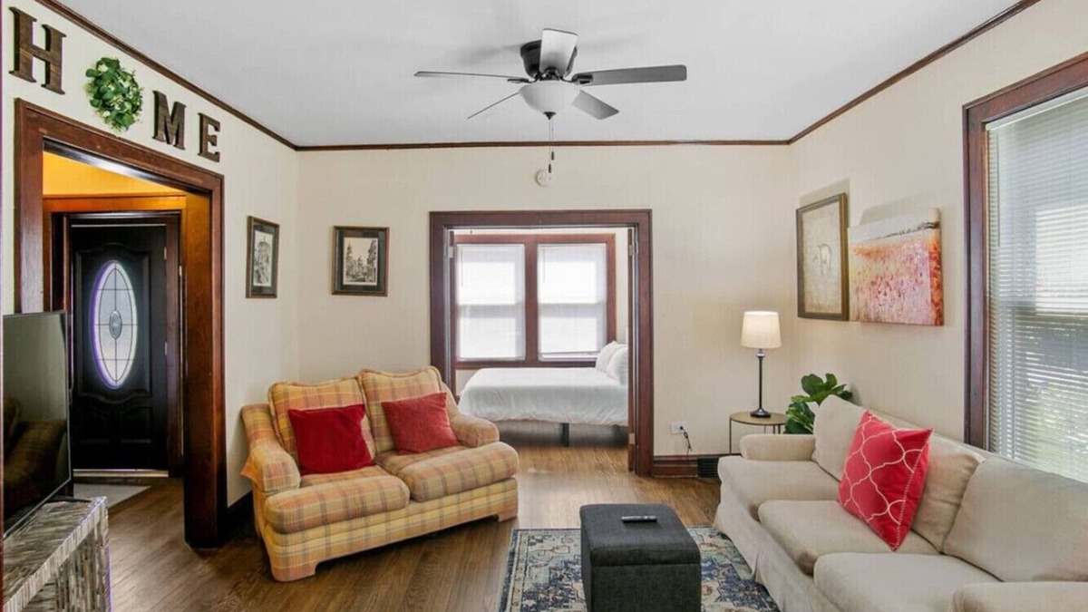 Waukegan Apartment | Cozy home perfect for families - Near Naval Base!