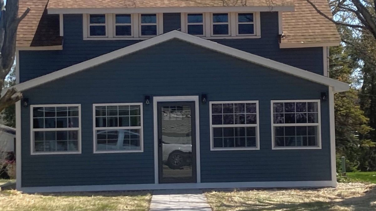 Beulah House | Cozy home, short walk to Crystal Lake