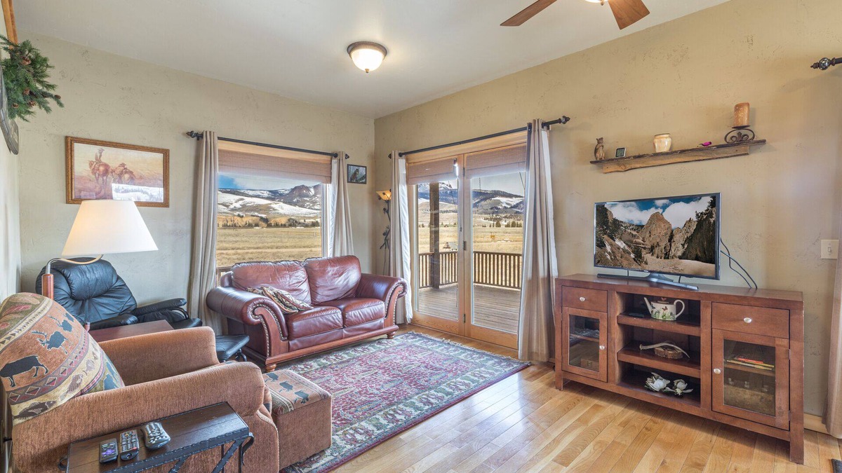 Creede Cabin | Cozy Home-Spectacular Mountain Views/ATVs Welcome