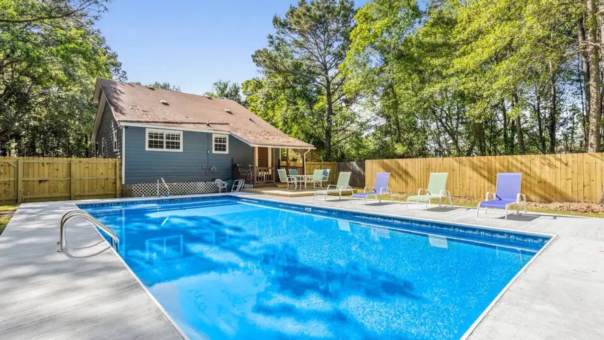 St. Martin House | Cozy Home w/Pool near Beaches Sleeps 8