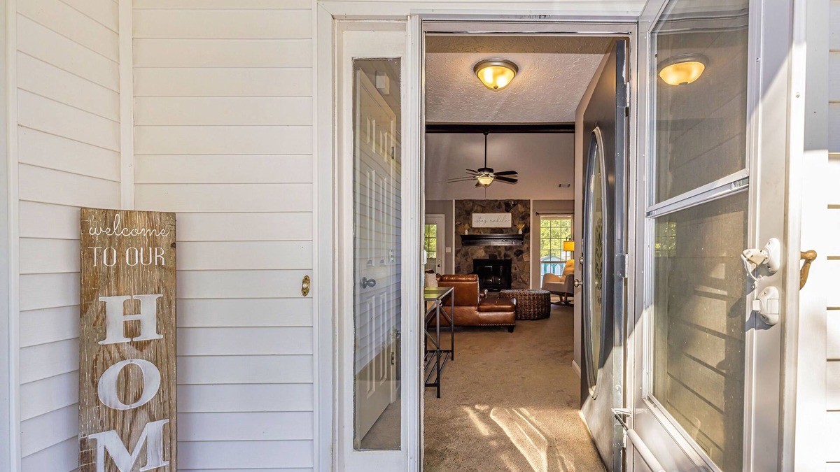 Senoia House | Cozy Home - Walkable to Downtown Senoia