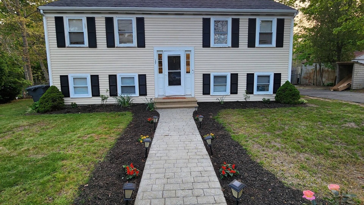 Marstons Mills House | Cozy home, walking distance to Hamblin Pond Beach