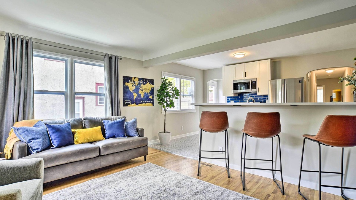 Hiawatha House | Cozy Home: WiFi, Parking, 5 Mi to Dtwn Mpls!