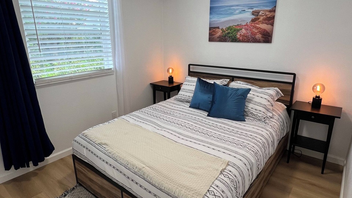Clairemont Condo | Cozy Home with AC & Premium Amenities Near the Stunning Pacific Beach