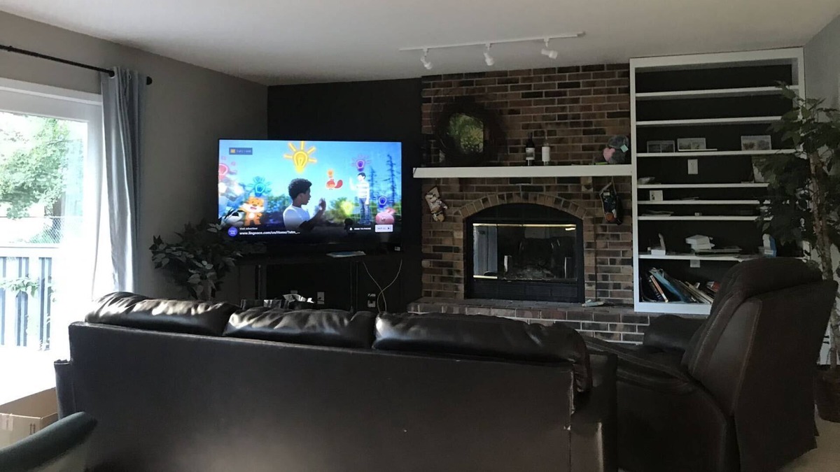 East Bloomington House | Cozy home with fireplace