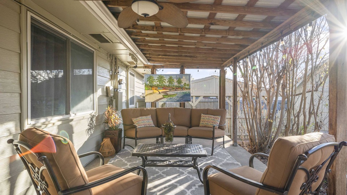 Tulsa House | Cozy home with great back patio, and only 1 mile from the Expo Square!