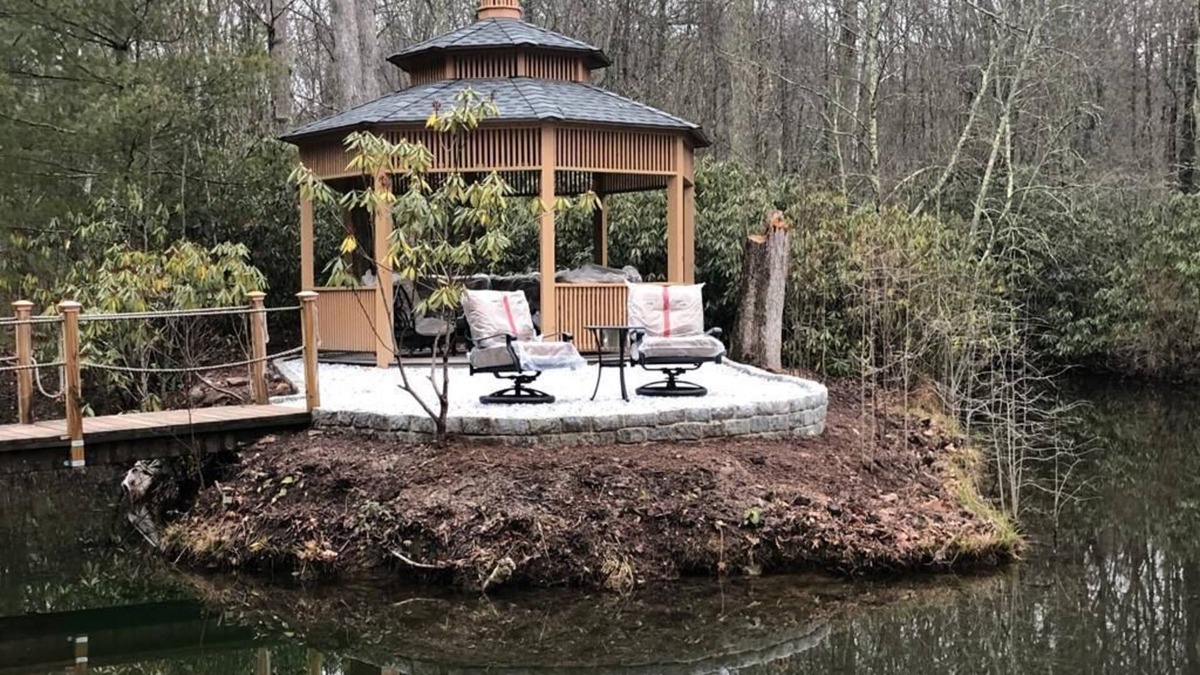 Effort House | Cozy home with hot tub and pool, which has incredible fire pit table.